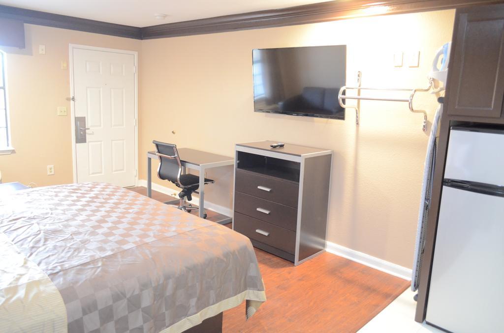 Regency Inn Humble Iah - Intercontinental Room photo