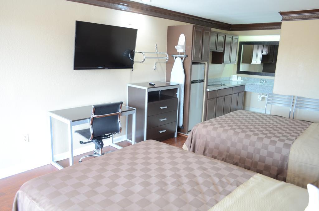 Regency Inn Humble Iah - Intercontinental Room photo