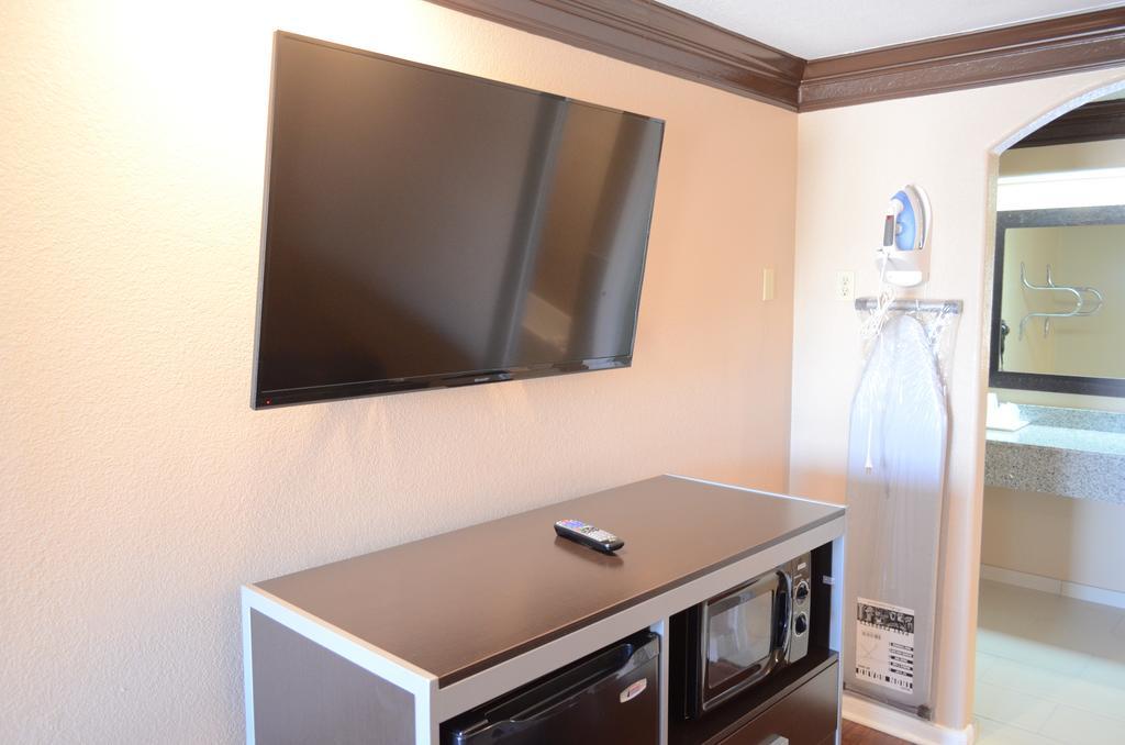Regency Inn Humble Iah - Intercontinental Room photo