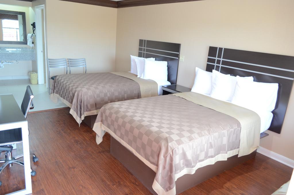 Regency Inn Humble Iah - Intercontinental Room photo
