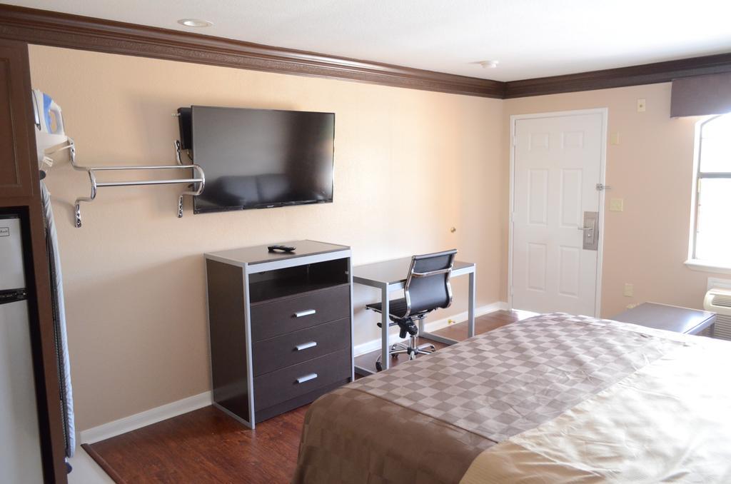 Regency Inn Humble Iah - Intercontinental Room photo